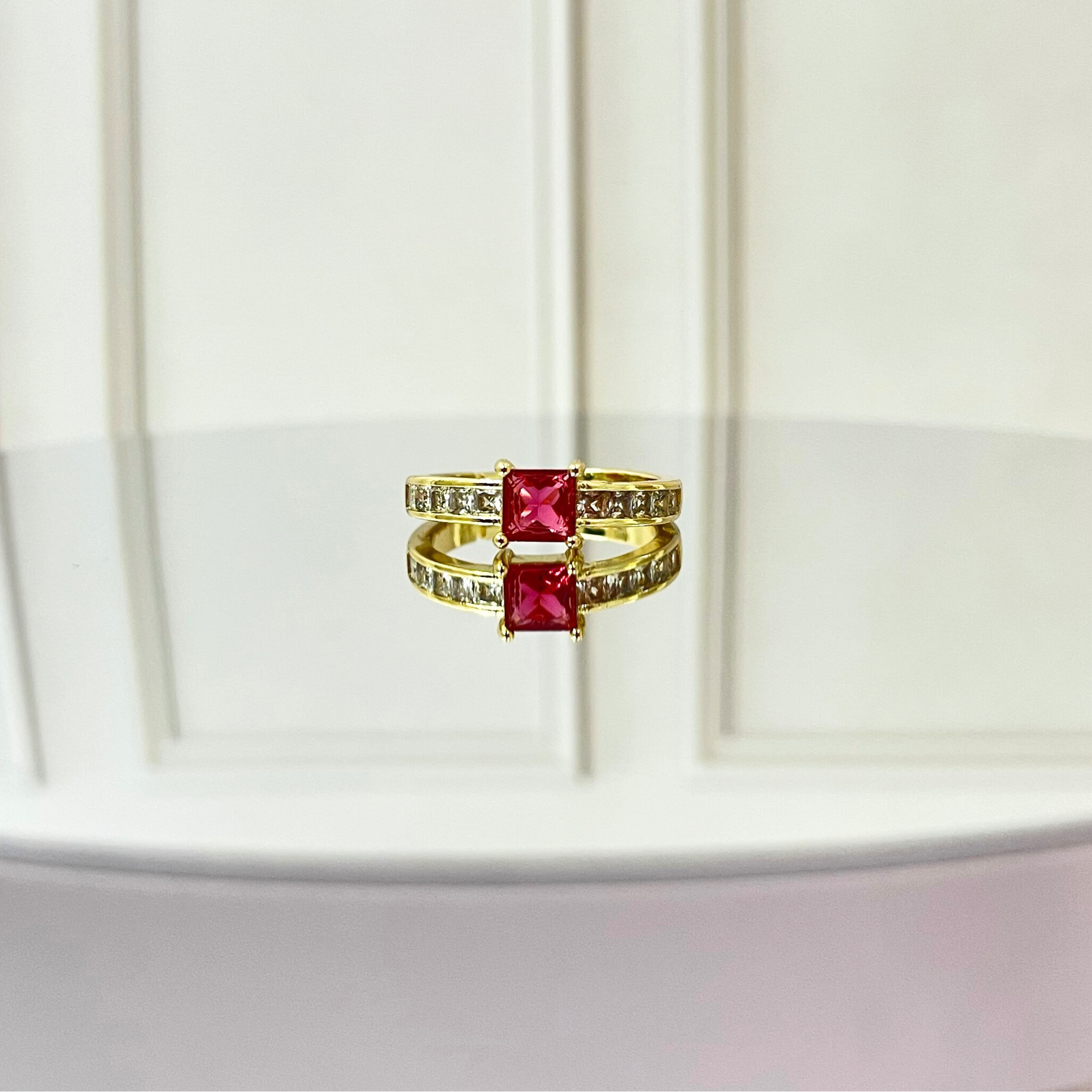 Anillo Zirconia Roja